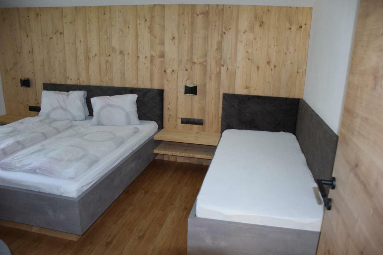 Haus Stefan Apartment นอยชติฟ อิม ชตูไปทัล ภายนอก รูปภาพ