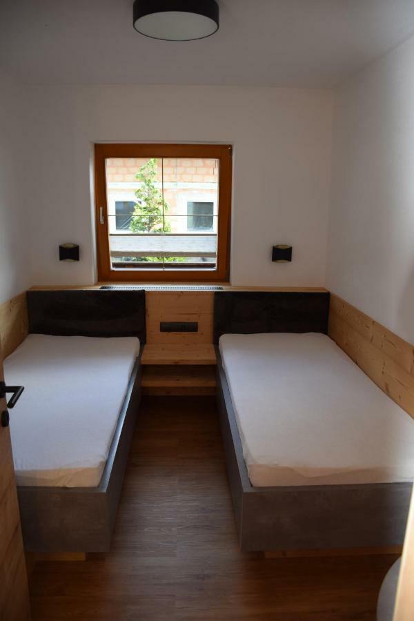 Haus Stefan Apartment นอยชติฟ อิม ชตูไปทัล ภายนอก รูปภาพ