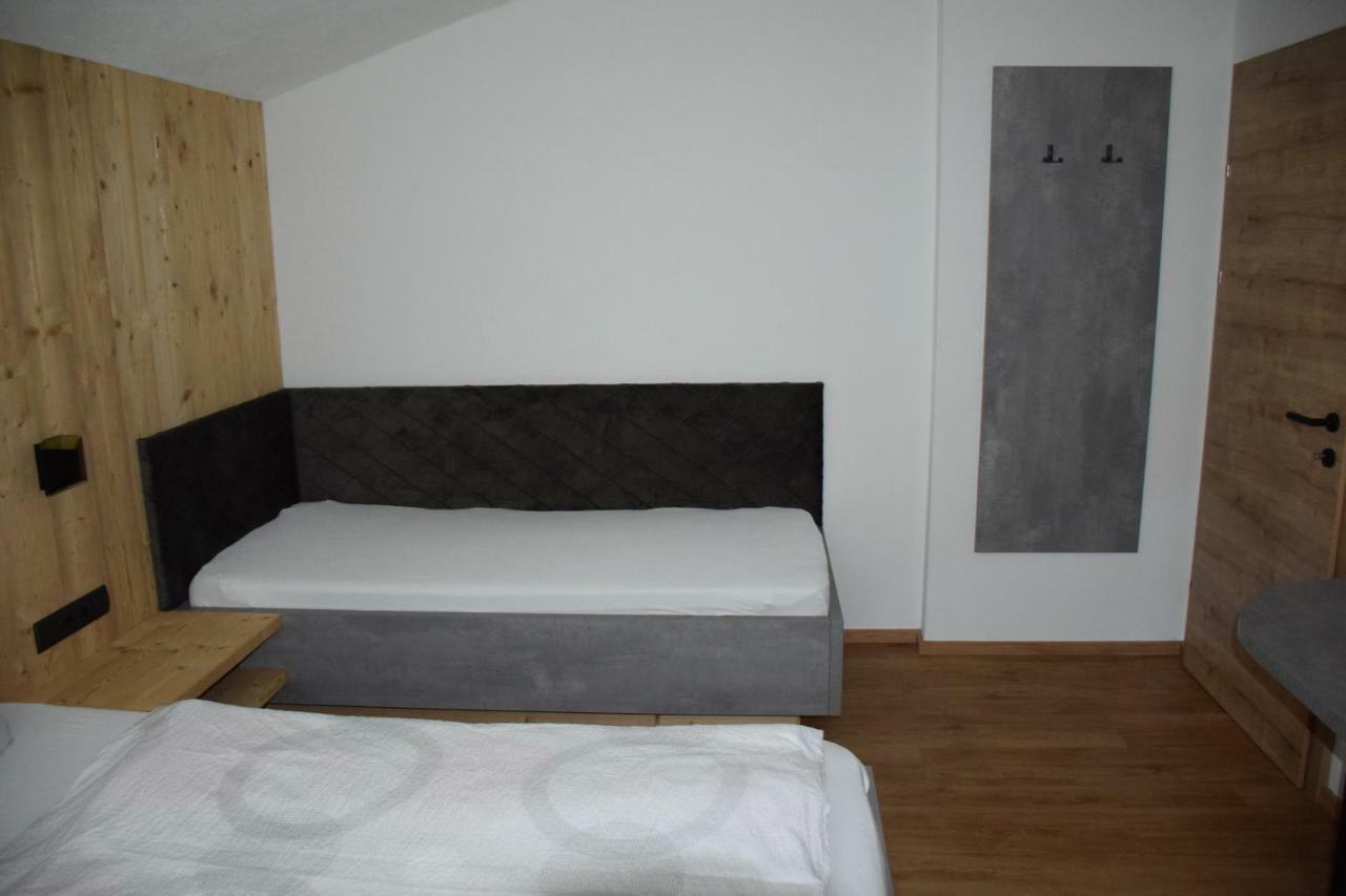 Haus Stefan Apartment นอยชติฟ อิม ชตูไปทัล ภายนอก รูปภาพ