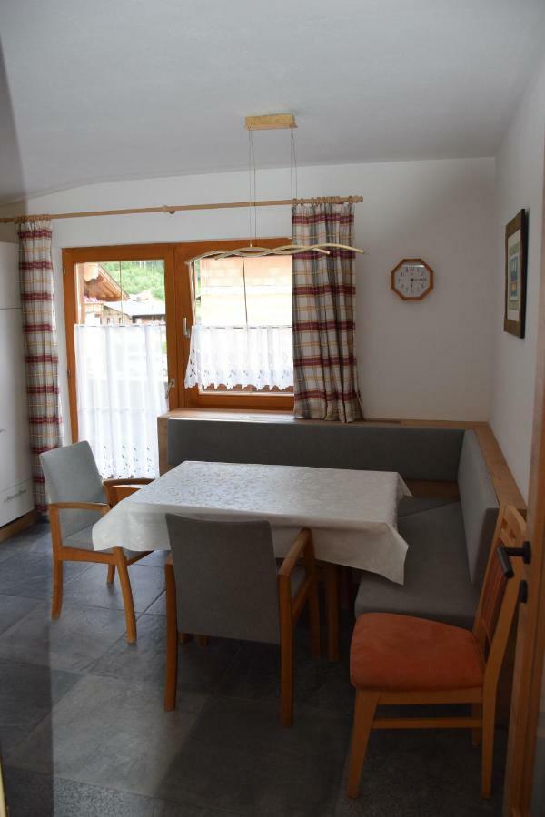 Haus Stefan Apartment นอยชติฟ อิม ชตูไปทัล ภายนอก รูปภาพ